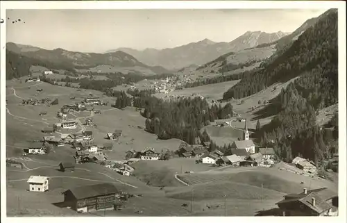 Hirschegg Kleinwalsertal Vorarlberg Ortsansicht mit Oberstdorfer Bergen Kat. Mittelberg