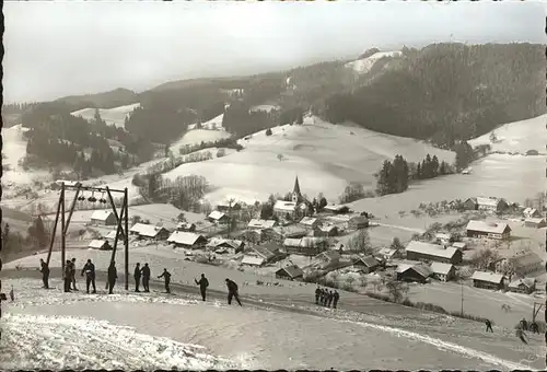 Wengen Kempten Allgaeu Ortsansicht mit Alpenpanorama und Skilift Kat. Weitnau