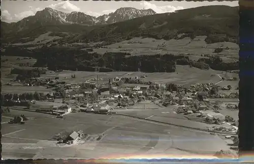 Teisendorf Oberbayern Panorama mit Hochstaufen und Zwiesel Chiemgauer Alpen Fliegeraufnahme Kat. Teisendorf