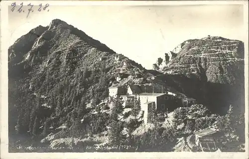 Herzogstandhaus mit Herzogstand und Martinskopf Kat. Kochel a.See