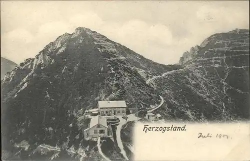 Herzogstandhaus mit Herzogstand und Martinskopf Kat. Kochel a.See