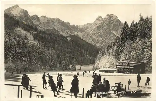 Riessersee Eislauf auf dem zugefrorenen See Kat. Garmisch Partenkirchen