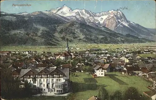 Garmisch Partenkirchen Ortsansicht mit Alpenpanorama Kat. Garmisch Partenkirchen