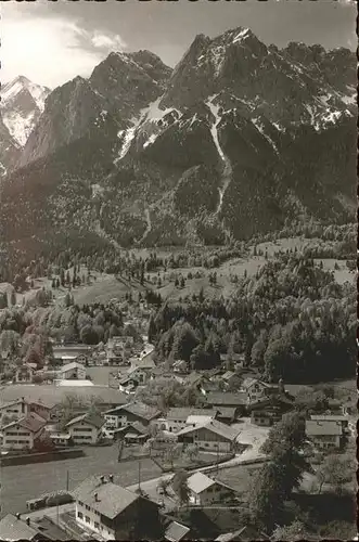 Garmisch Partenkirchen Grainau mit Zugspitze Kat. Garmisch Partenkirchen