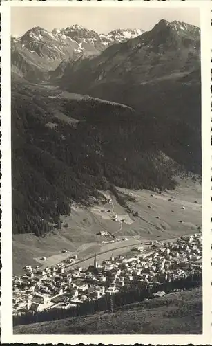 Davos GR Blick vom Hoehenweg auf Davos und das Sertigtal Kat. Davos