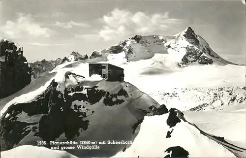 Linthal Glarus Planurahuette mit Scheerhorn und grosse Windgaelle Glarner Alpen Kat. Linthal