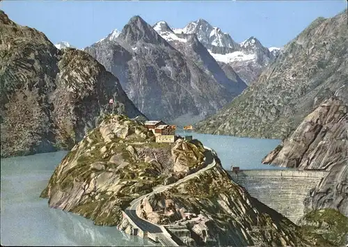 Grimsel Pass Hospiz mit Zinkenstuecke Finsteraarhorn und Agassizhorn Stausee / Grimsel /Rg. Innertkirchen