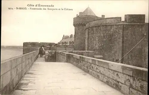 Saint Malo Ille et Vilaine Bretagne Promenade des Remparts et le Chateau Cote d Emeraude Kat. Saint Malo