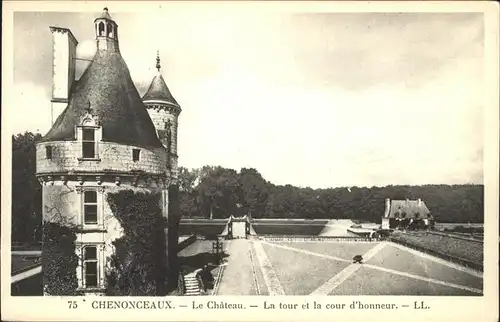 Chenonceaux Indre et Loire Le Chateau la tour et la cour d honneur Kat. Chenonceaux