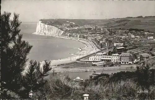 Mers les Bains Vue generale prise du Treport plage Kat. Mers les Bains