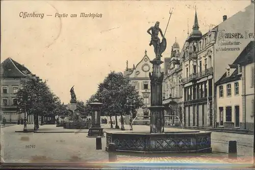 Offenburg Marktplatz Neptunbrunnen / Offenburg /Ortenaukreis LKR