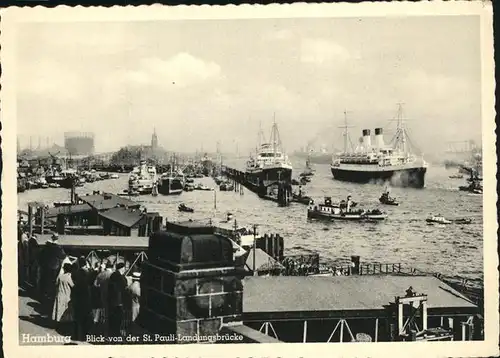 Hamburg Von der St Pauli Landungsbruecke Schiffe Kat. Hamburg