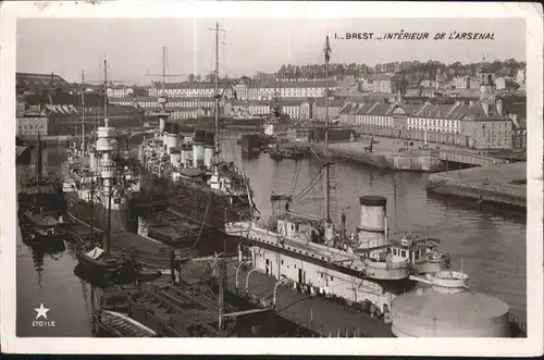 Brest Finistere Hafen Dampfer / Brest /Arrond. de Brest