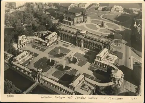 Dresden Zwinger Opernhaus / Dresden Elbe /Dresden Stadtkreis