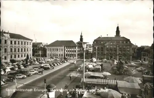 Erlangen Erlangen Marktplatz Rathaus Schloss  Brunnen * / Erlangen /Erlangen Stadtkreis