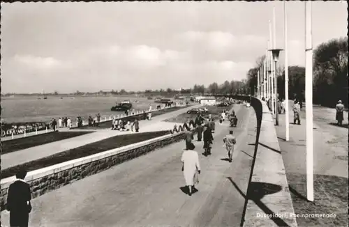 Duesseldorf Duesseldorf Rheinpromenade x / Duesseldorf /Duesseldorf Stadtkreis