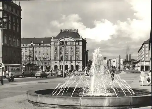 Dresden Dresden Ernst Thaelmann Strasse Brunnen Strassenbahn * / Dresden Elbe /Dresden Stadtkreis