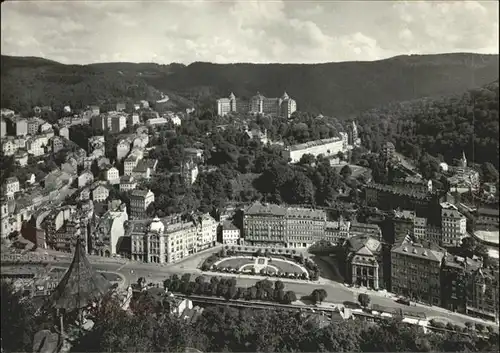 Karlovy Vary Leninplatz im Hintergrund Sanatorium Imperial / Karlovy Vary /