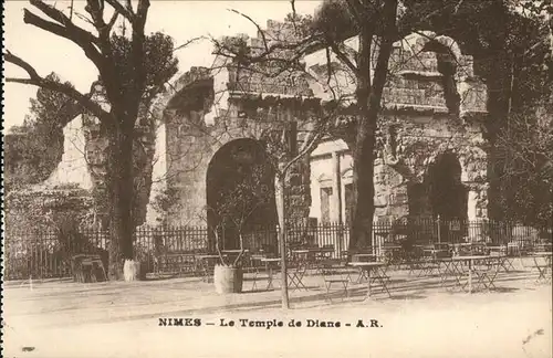 Nimes le Temple de Diane Kat. Nimes