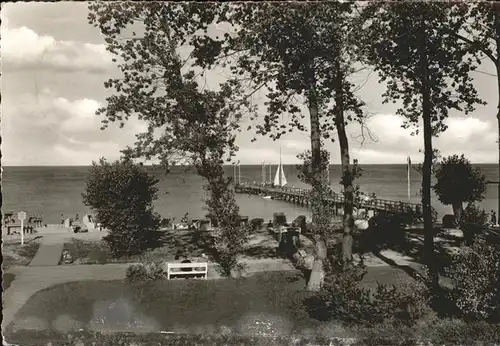 Scharbeutz Ostseebad Strandpartie mit Baederbruecke Kat. Scharbeutz