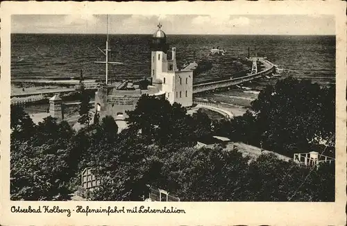 Kolberg Ostseebad Kolobrzeg Hafeneinfahrt mit Lotsenstation / Kolobrzeg /Kolobrzeg