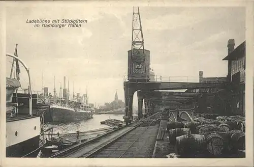 Hamburg  Ladebuehne Hafen Dampfer *