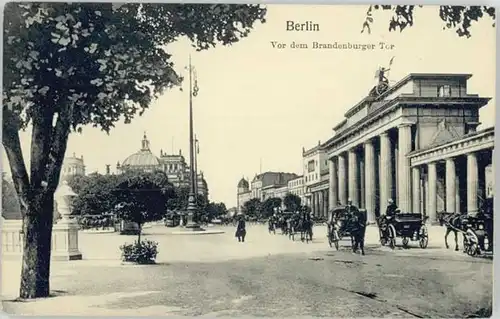 Berlin Berlin Vorplatz Brandenburger Tor * / Berlin /Berlin Stadtkreis