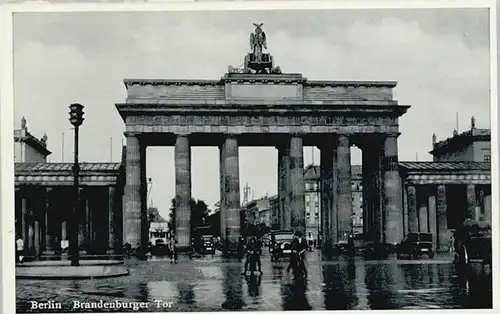 Berlin Berlin Brandenburger Tor * / Berlin /Berlin Stadtkreis