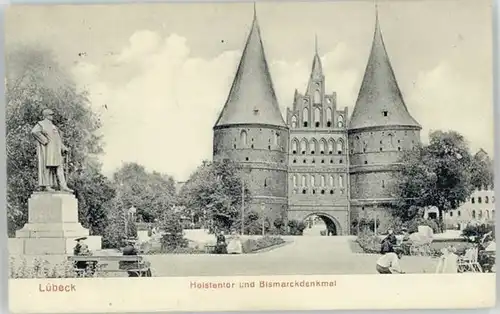 Luebeck Holstentor Bismarckdenkmal x