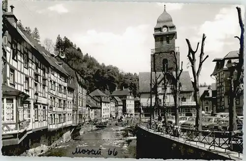 Monschau Marktplatz Kirche *