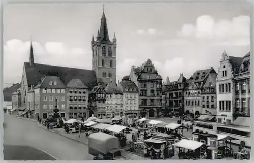 Trier Marktplatz Gangolfkirche *