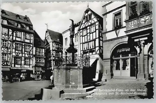 Bernkastel-Kues Bernkastel-Kues Marktplatz St Michaelbrunnen * / Bernkastel-Kues /Bernkastel-Wittlich LKR