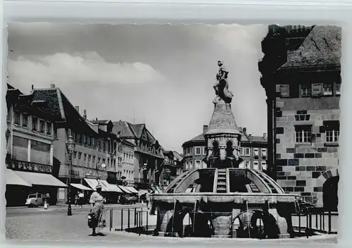 Worms Marktplatz Siegfriedbrunnen *