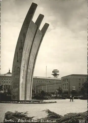 Berlin Luftbrueckendenkmal / Berlin /Berlin Stadtkreis