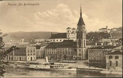 Passau Rathausplatz Schiff