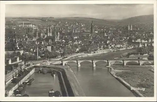 Wuerzburg Bruecke Schiff