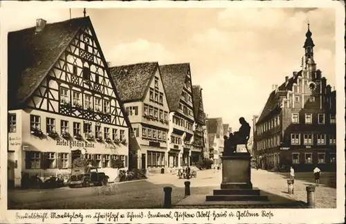 Dinkelsbuehl Marktplatz Denkmal Hotel Goldene Rose