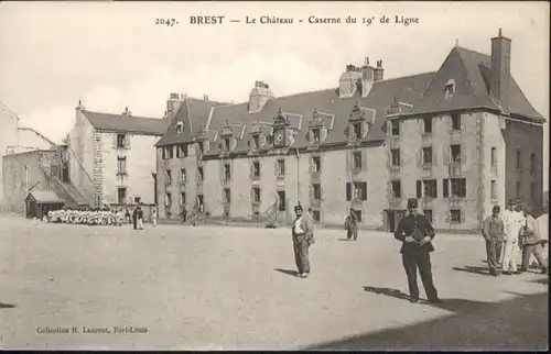 ws66577 Brest Finistere Brest Le Chateau Caserne * Kategorie. Brest Alte Ansichtskarten