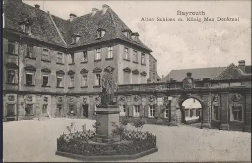 Bayreuth Schloss Koenig Max Denkmal *