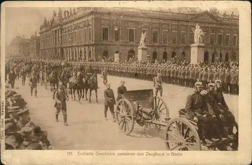 Berlin Geschuetze Zeughaus Parade Kat. Berlin