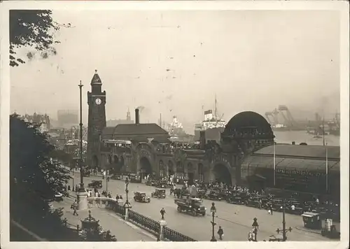 Hamburg St. Pauli Landungsbruecken Autos Schiffe Kat. Hamburg