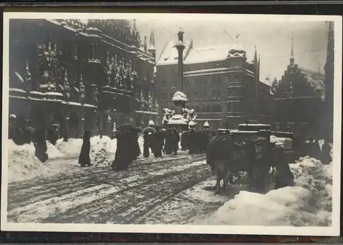 Muenchen Marienplatz Schneegestoeber Kat. Muenchen