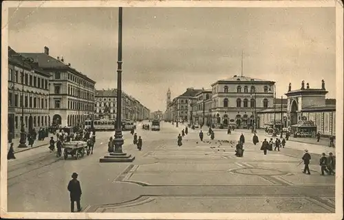 Muenchen Ludwigsstr. Odeonsplatz Pferdekutsche Kat. Muenchen