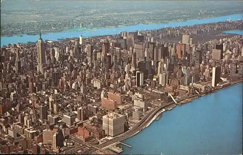 New York City Midtowen Manhattan Skyline / New York /