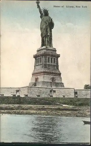New York City Statue of Liberty / New York /