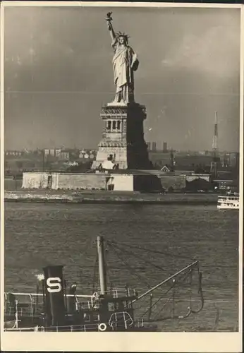 New York City Freiheitsstatue Schiffe / New York /