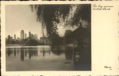 New York City Central Park the big mirror lake / New York /