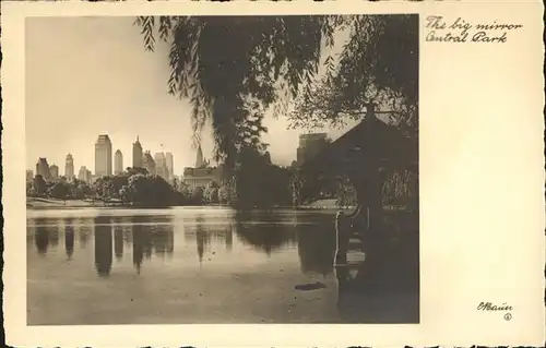 New York City Central Park the big mirror lake / New York /