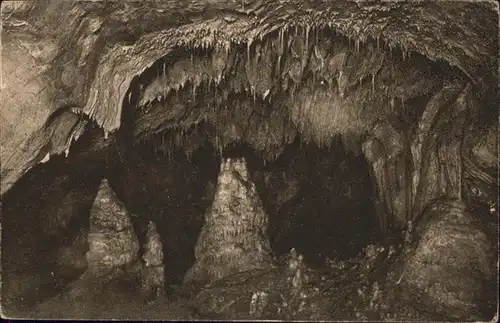 Hoehlen Caves Grottes Tropfsteinhoehle Dechenhoehle Koenigshalle / Berge /