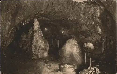 Hoehlen Caves Grottes Tropfsteinhoehle Dechenhoehle Kristallgrotte  / Berge /